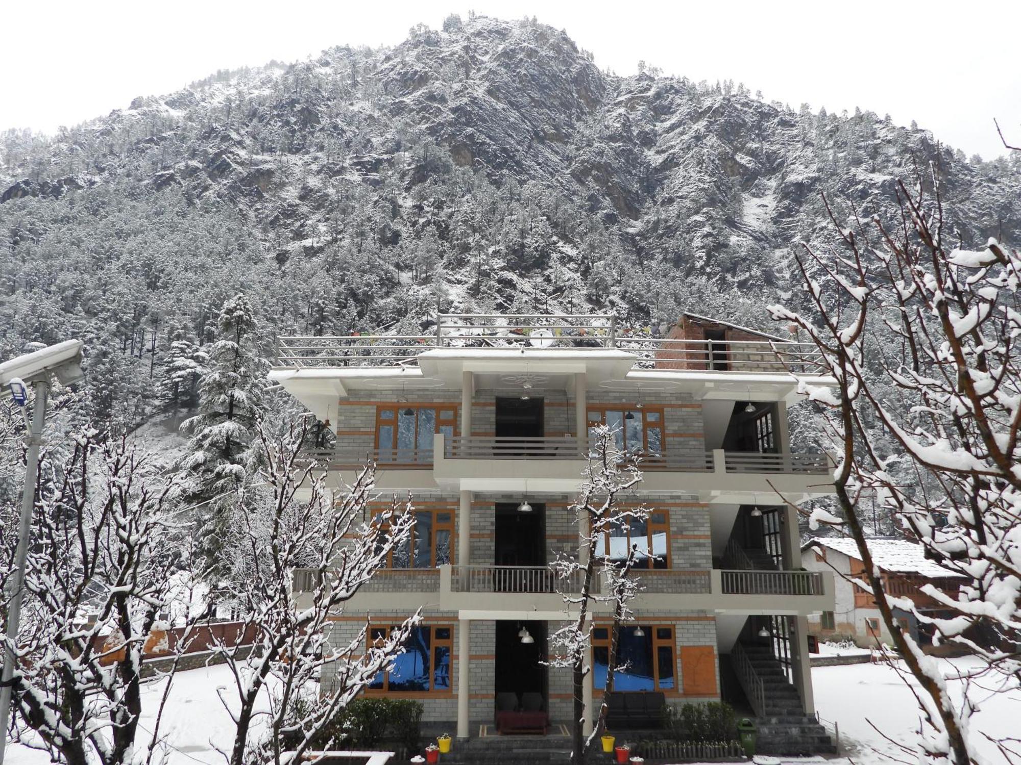 Hotel The Royal Orchard Kasol Exterior foto