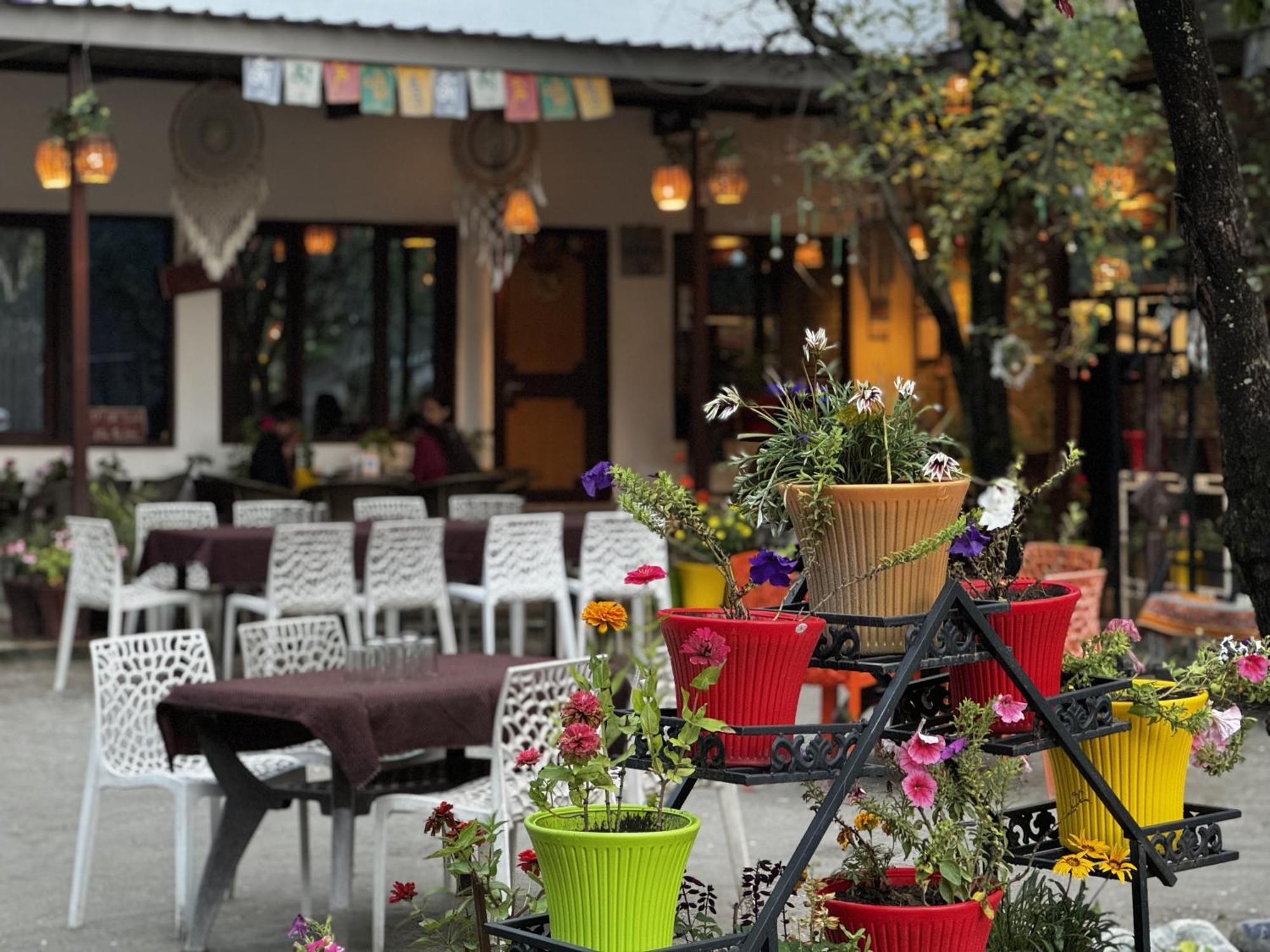 Hotel The Royal Orchard Kasol Exterior foto